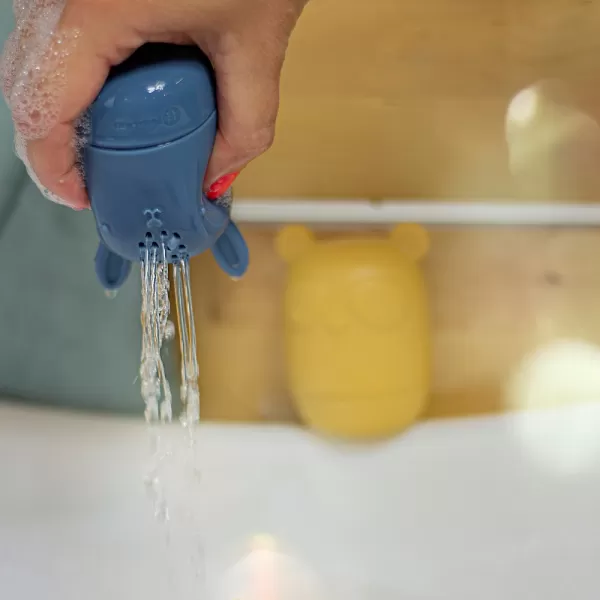 PETITE&MARS Hračky silikónové do vane AMIGOS 4 ks 6m+