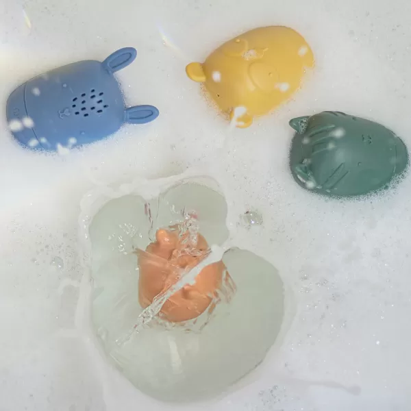 PETITE&MARS Hračky silikónové do vane AMIGOS 4 ks 6m+