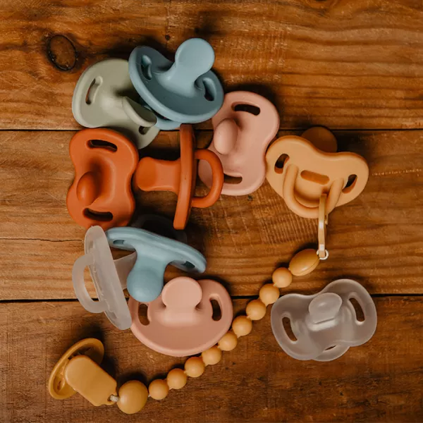 SUAVINEX Cumlík anatomické SILIKÓN 6-18m SX PRO - COLOUR ESSENCE