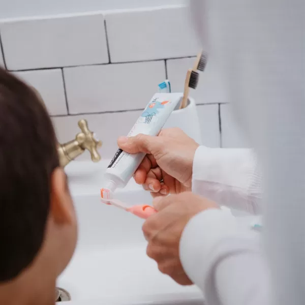 SUAVINEX Detská kefka na zúbky KIDS 2-6 rokov