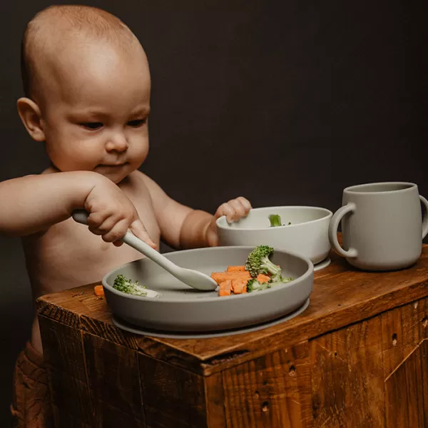 SUAVINEX SILIKÓNOVÁ LŽIČKA COLOUR ESSENCE