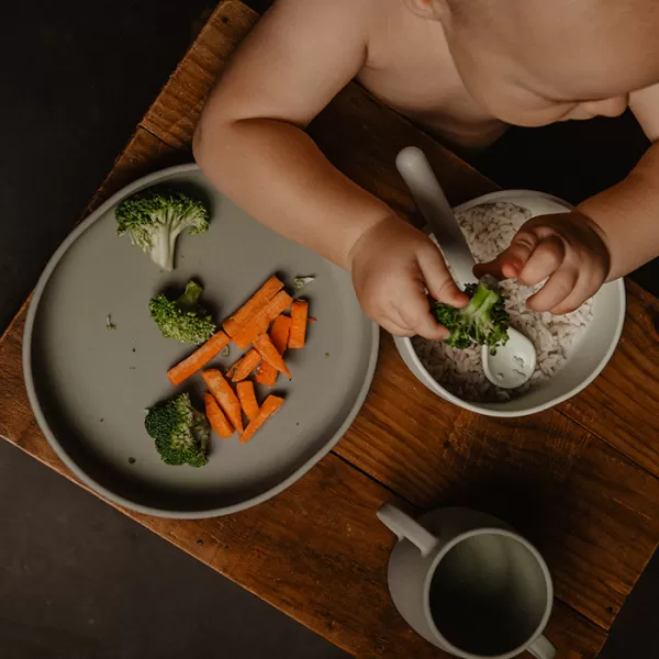 SUAVINEX SILIKÓNOVÁ LŽIČKA COLOUR ESSENCE